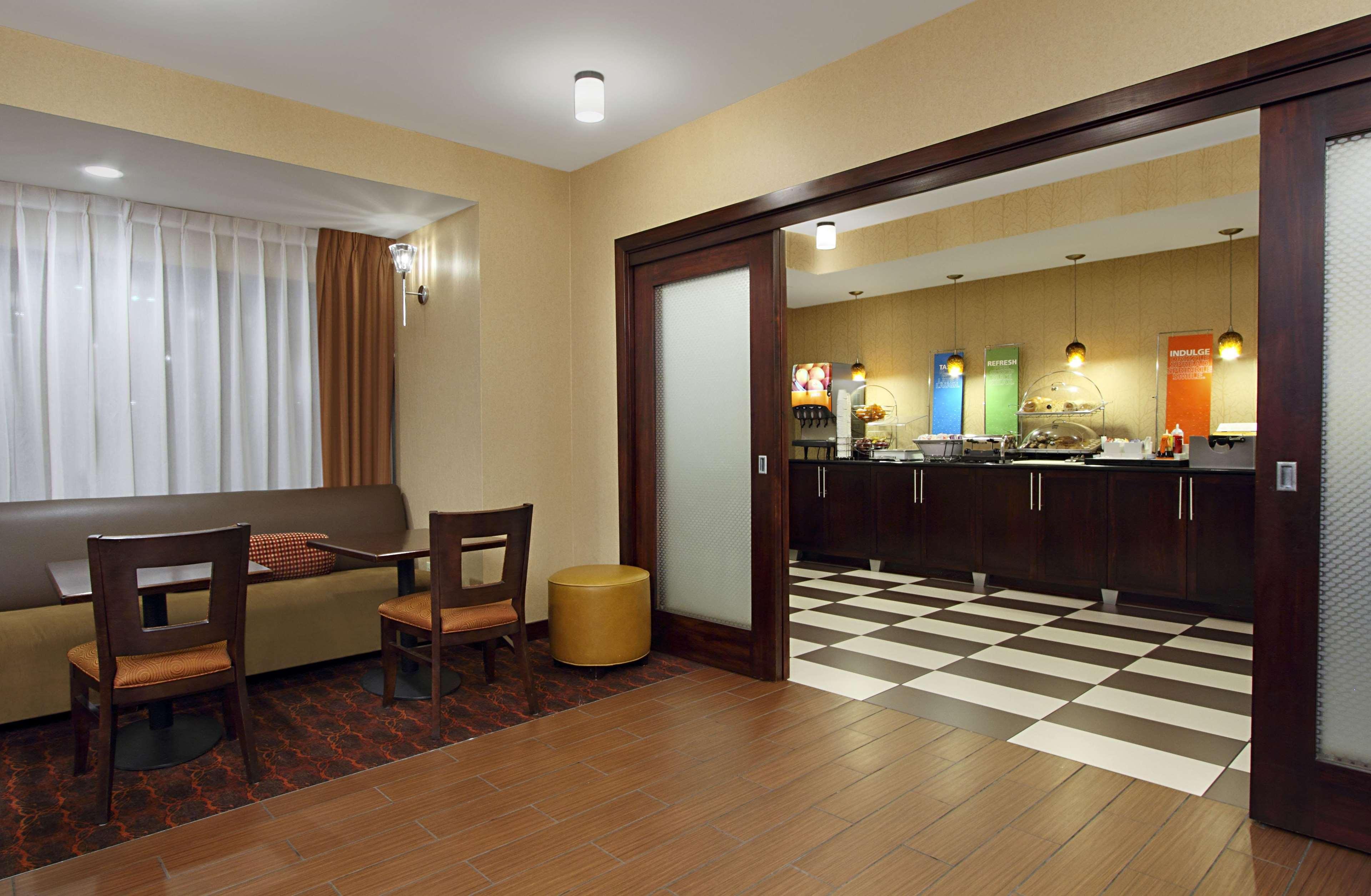 Hampton Inn Columbus-International Airport Gahanna Esterno foto