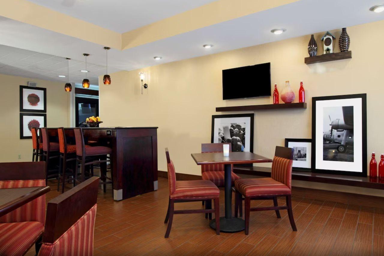 Hampton Inn Columbus-International Airport Gahanna Esterno foto