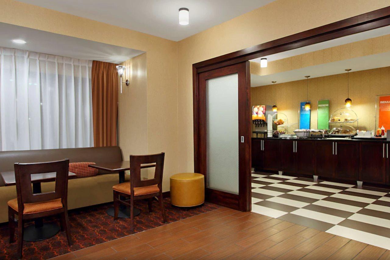 Hampton Inn Columbus-International Airport Gahanna Esterno foto